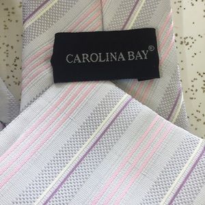 Carolina Bay tie